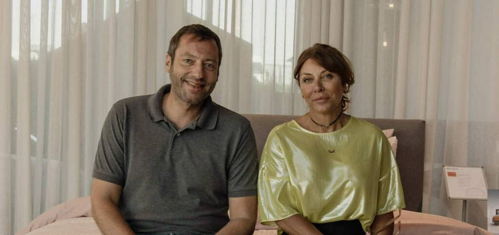 Deux conseillers en magasin